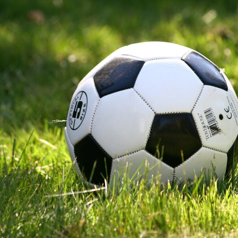 pixabay-football-1396740_1280