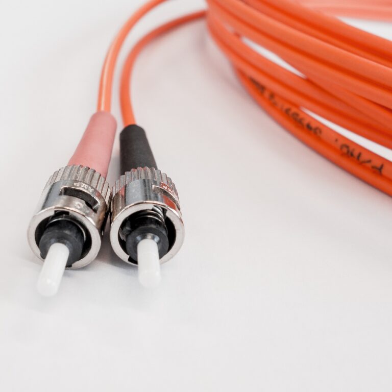pixabay-fiber-optic-cable-502894_1920